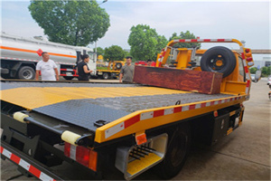 双江附近拖车电话号码服务