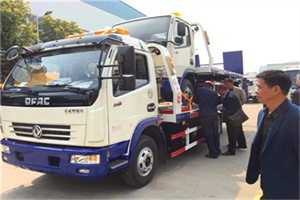 双江汽车道路救援拖车价格